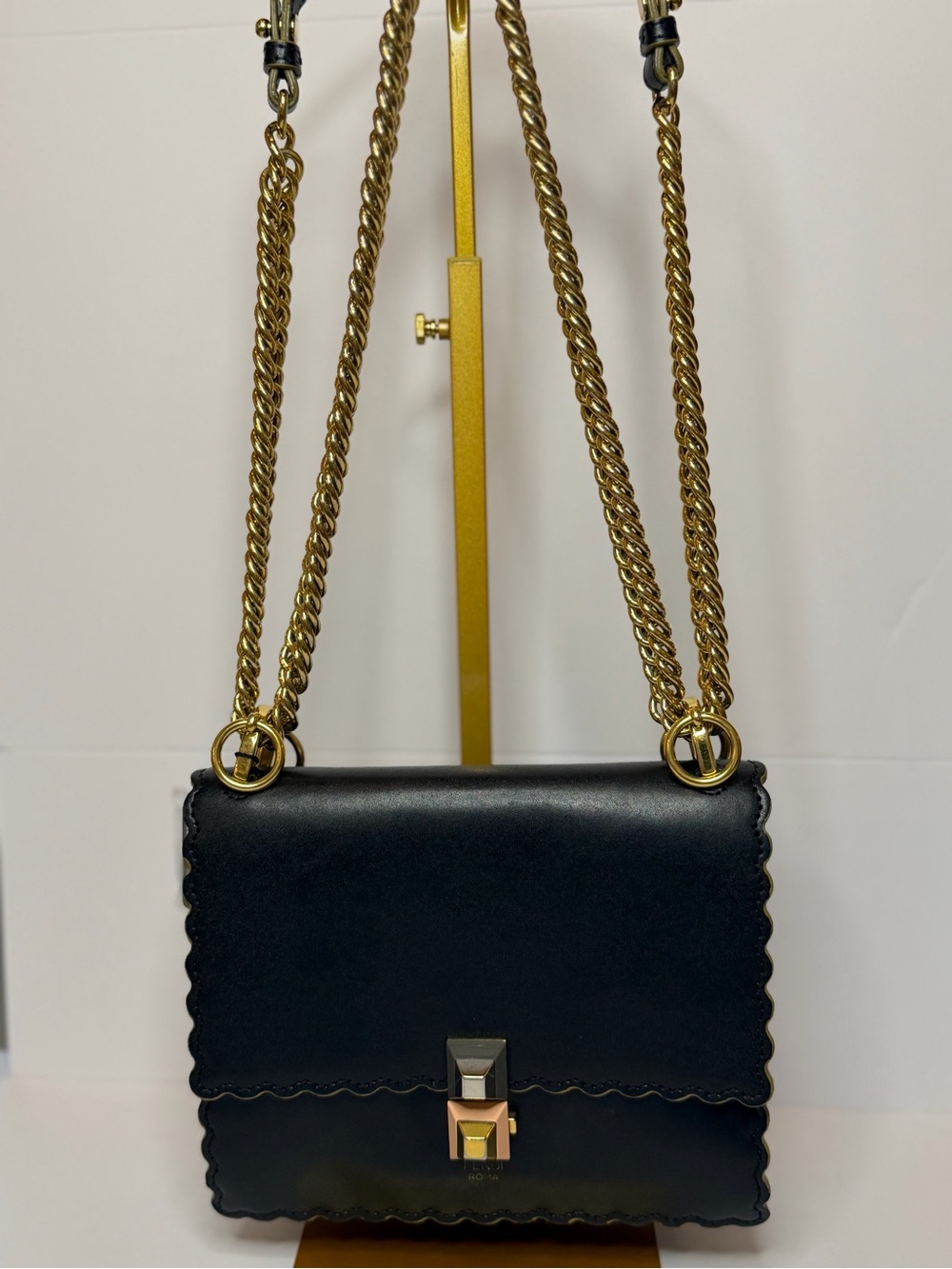 Authentic Fendi Kan I Scallop Chain Leather Black Shoulder Bag W/Cards Pink Gold